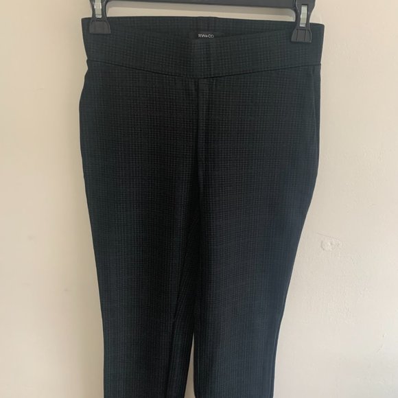 3/20$ RW&CO dark plaid legging pants - Picture 2 of 4